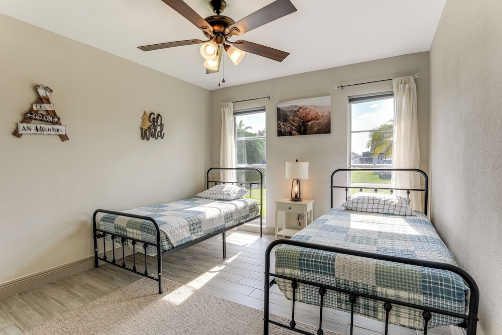 Orlando & Disney Parks Hub w/ Pool: Pet Friendly!