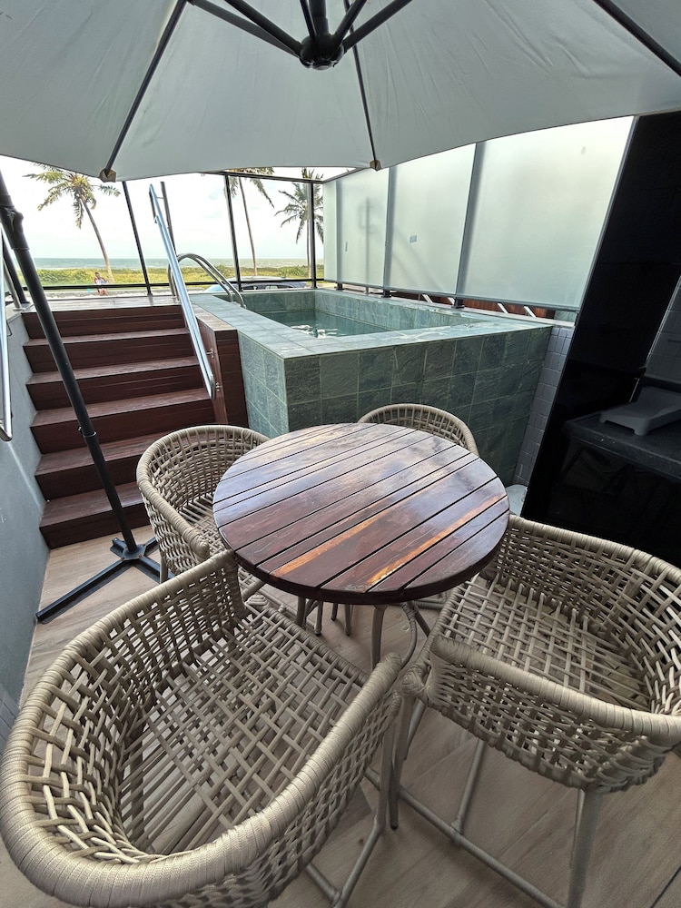 Melhores Flats - Luxuoso beira-mar