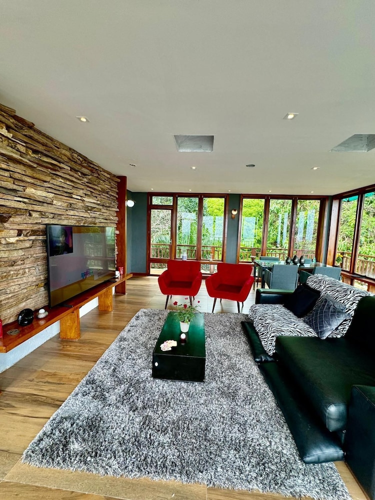 Leonardi's Sunset House
