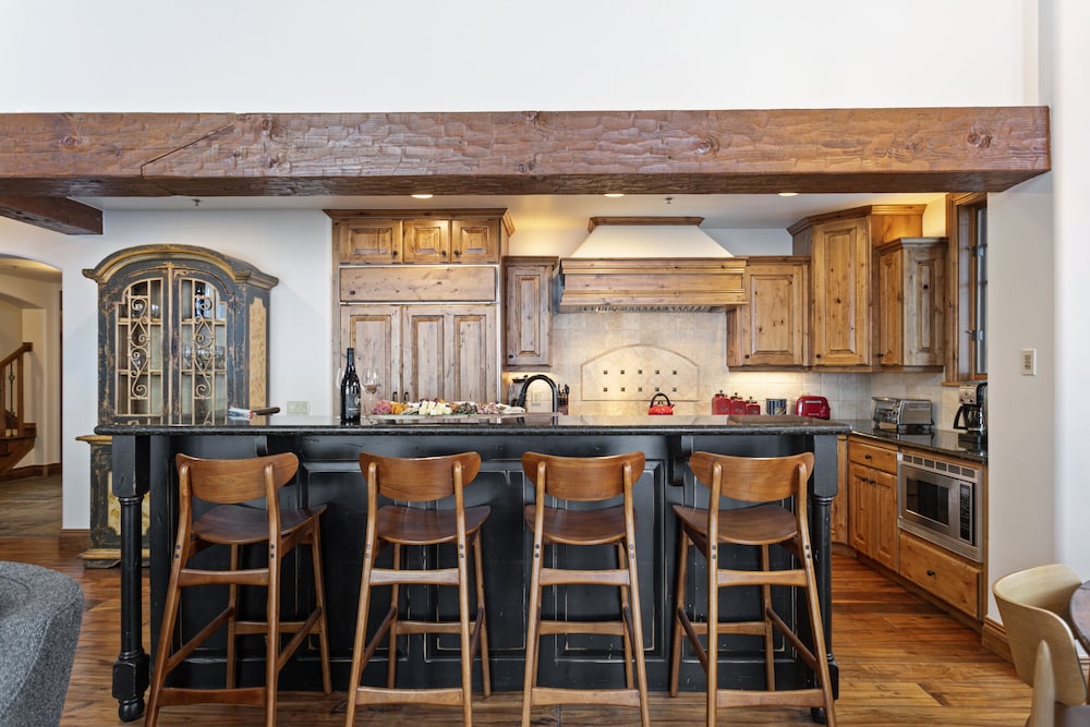 Grand Lodge - Four Bedroom #405 - Ski-in/ski-out 4 Condo