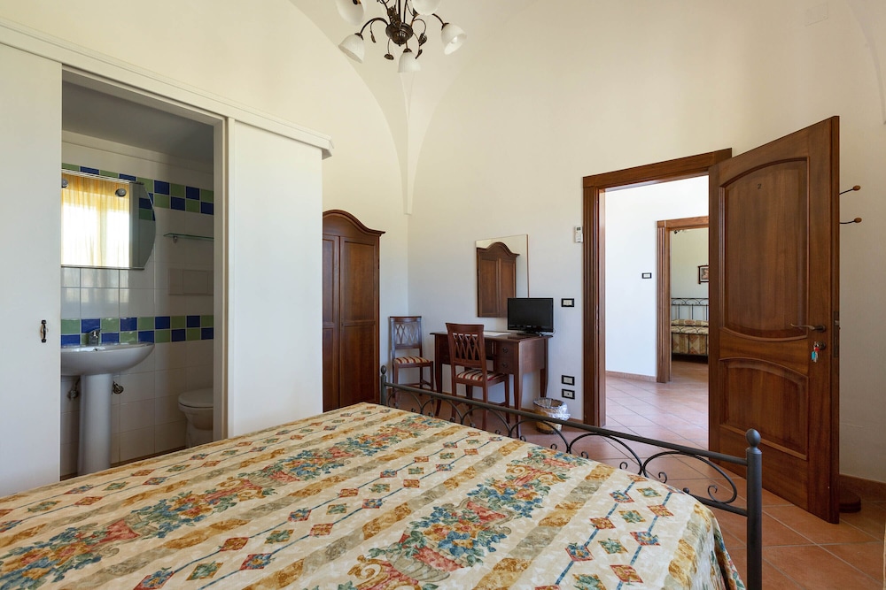1880 Villa Itaca Garden - Appartamento Rosa by Barbarhouse view 3