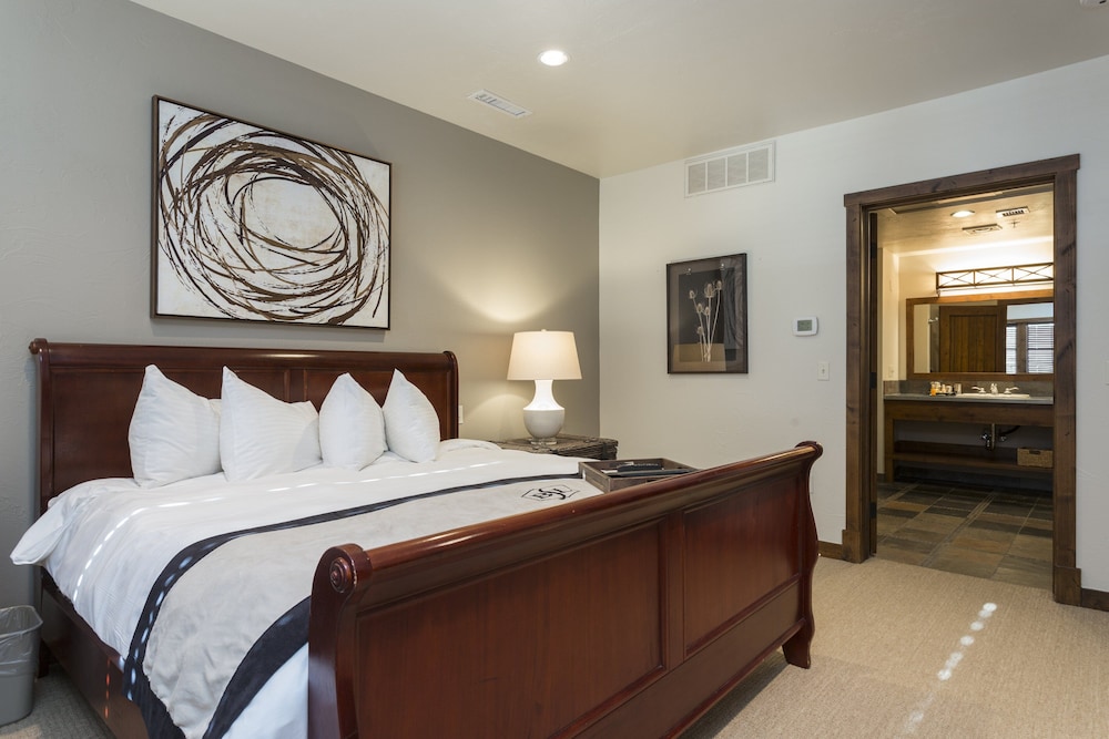 2 Bedroom Condo with Spa - Silver Baron Lodge 2 Condo