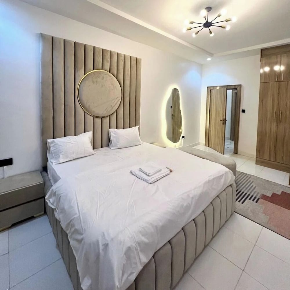 Marcliff Apartments