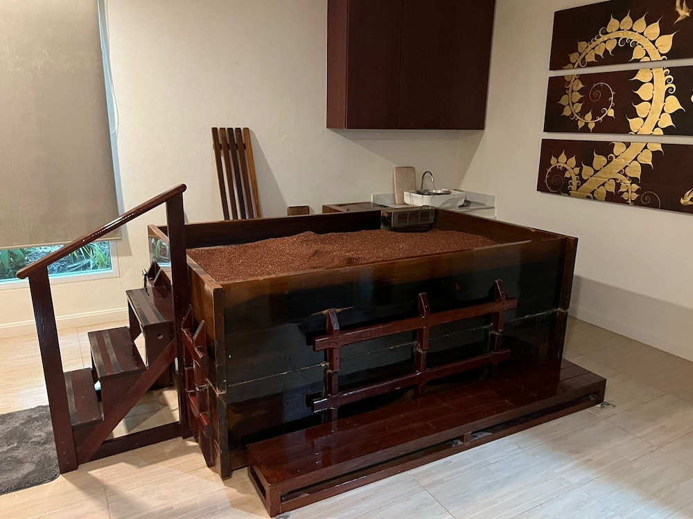 No8 Double Suite, Rainbow Arokaya Welnes