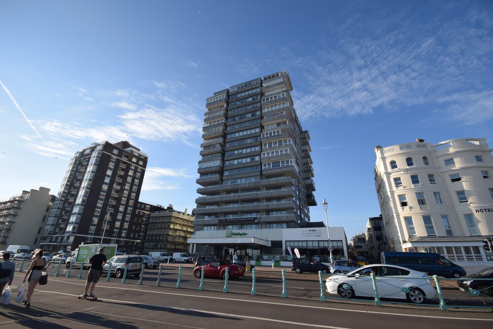 Isabella Penthouse 15th Floor, Seafront