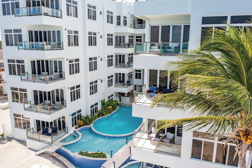Royal Kahal Beach Resort