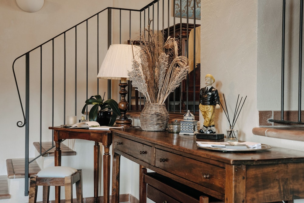 LODOLE COUNTRY HOUSE