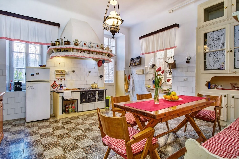 Old Sailor's House - 70m From sea - A2 view 3