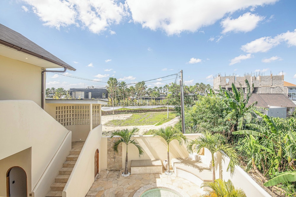 Luxury 4BR Villa With Private Pool in Canggu