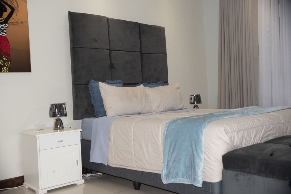 Lusaka Luxe - Your Private Oasis Awaits in the Heart of Zambia view 4