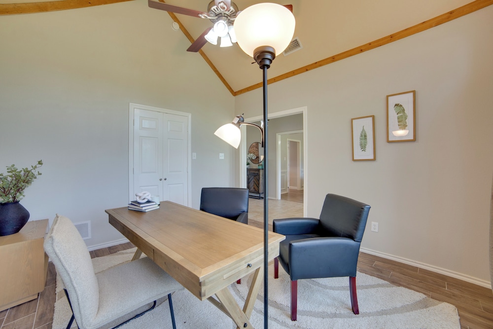 2 Mi to Lake Lavon: Countryside Retreat on 6 Acres