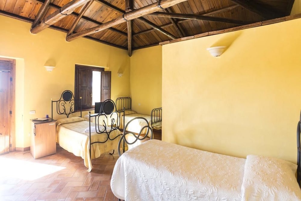 Feudo di Villa Anticaglia