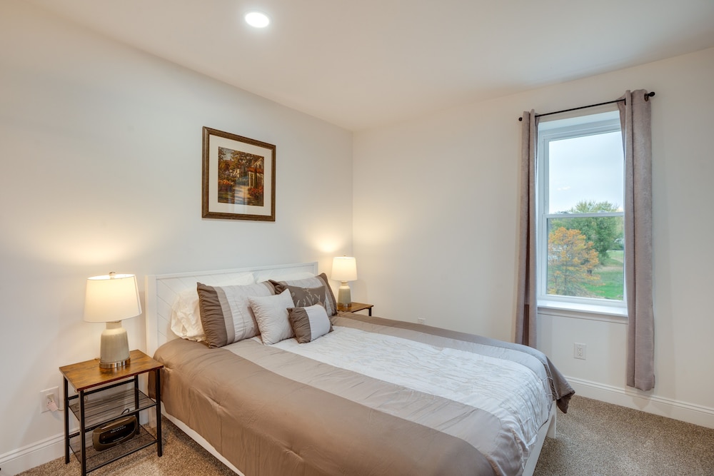 Family-friendly Hatfield Home: 3 Mi to Downtown! - Property Image 25