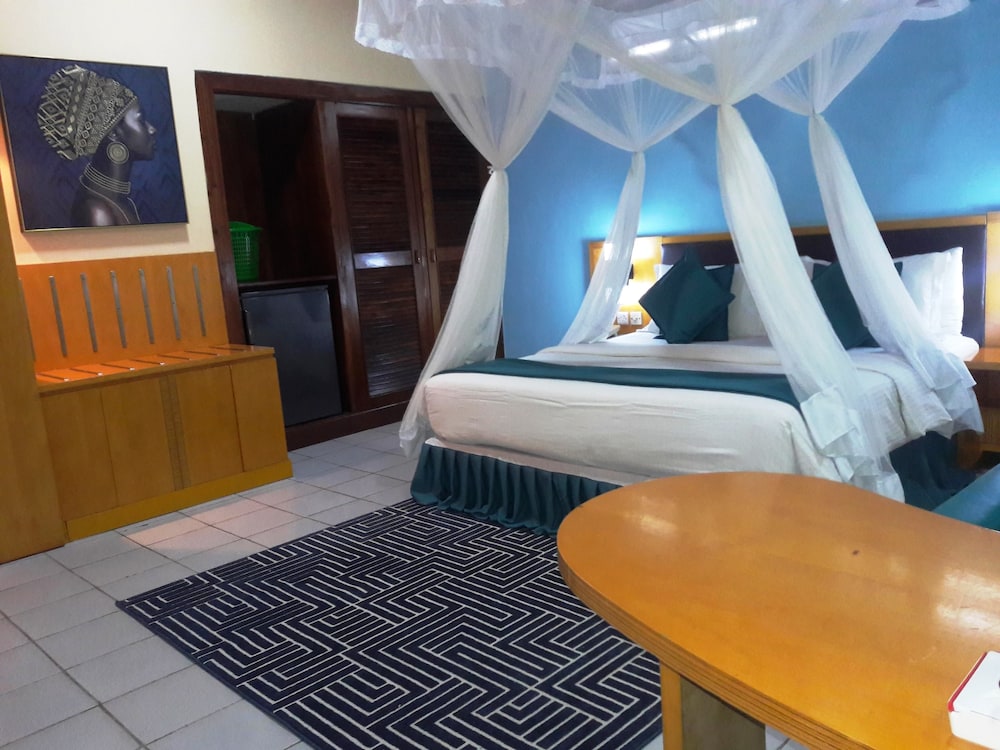 Best Western Jangwani Sea Breeze Hotel