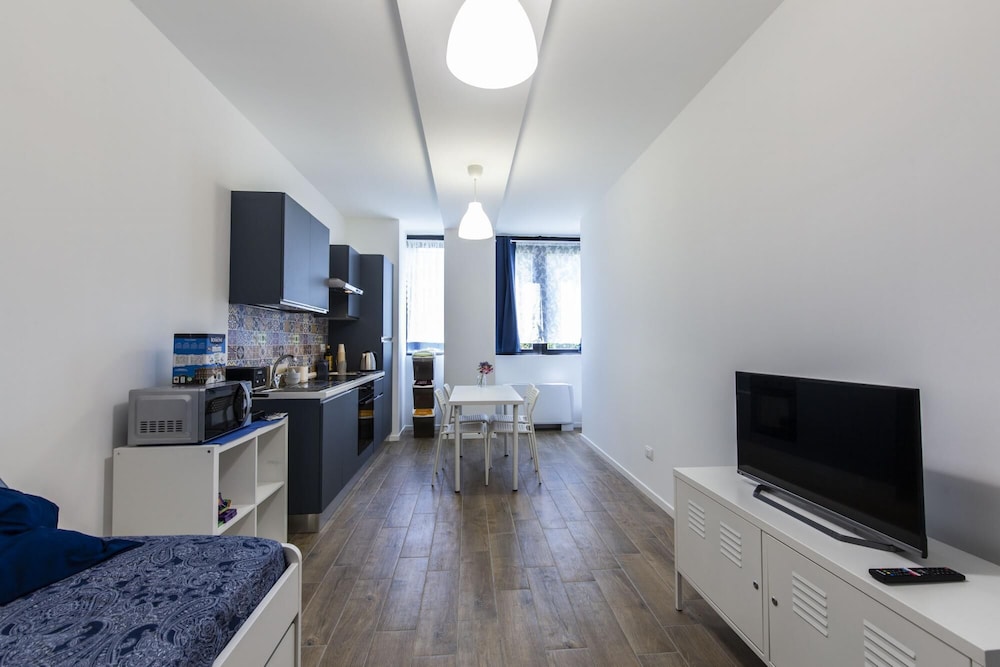 Noto 10 in Milan With 1 Bedrooms and 1 Bathrooms