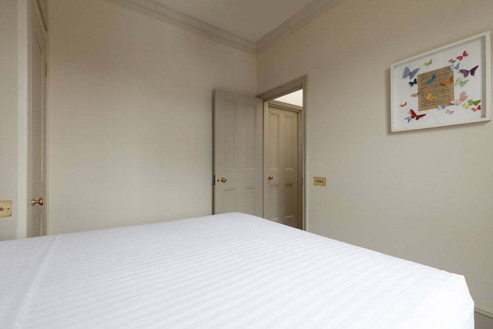 Kensington Place IV by Onefinestay