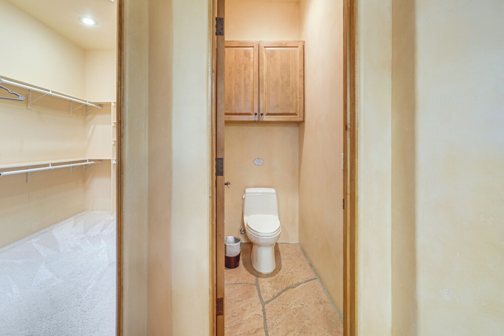 1/2 Mi to Airport Mesa! Hot Tub Haven w/ Mtn Views