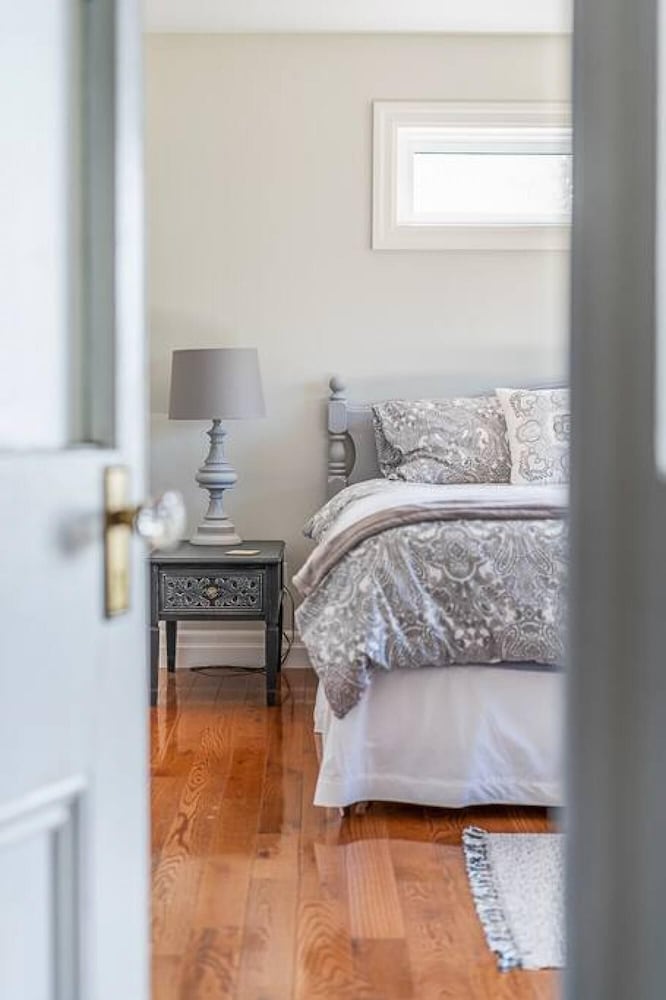 County Lakehouse - The Perfect Spot in PEC