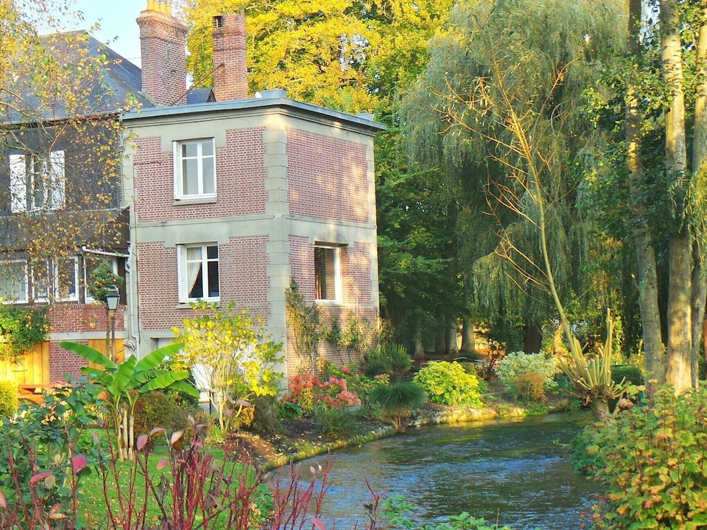 Au Fil de L'eau