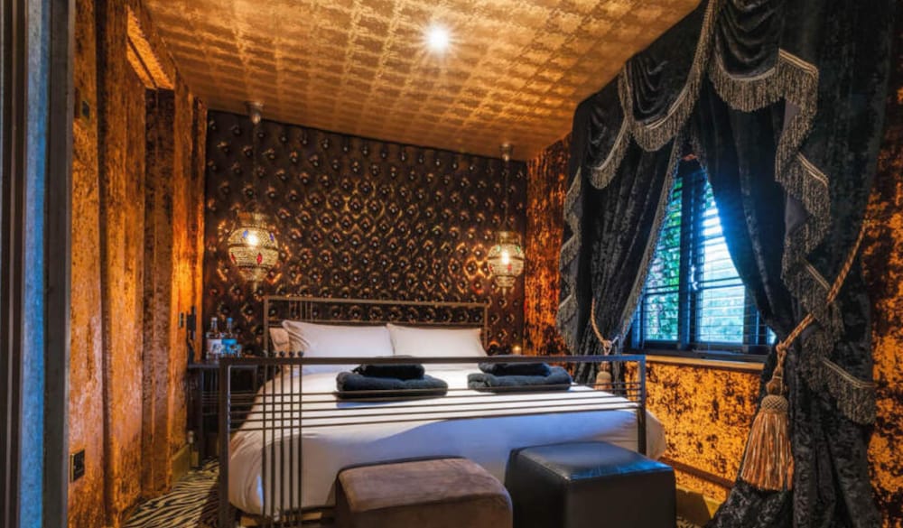 Oxford Vacations - Crazy Bear Hotel-Stadhampton - Property Image 38