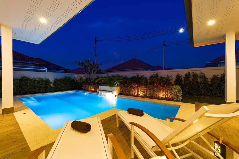 Brand-New Modern 3-Bedroom Villa MB20