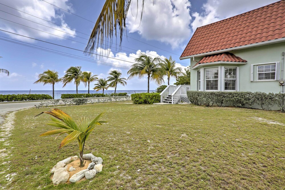 Lovely 'sea Dreams Villa' w/ Private Beach & Deck! - hotel in Stake Bay Front Road, West End