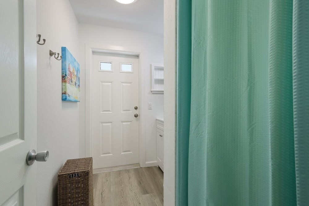 Minnow 1 1 Bedroom Cottage by RedAwning