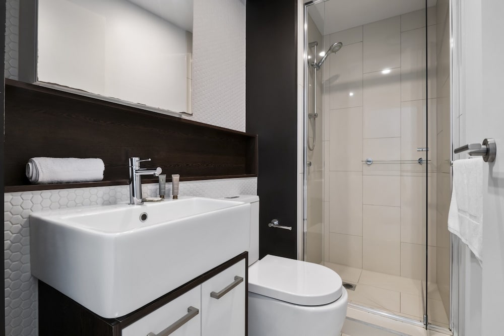 Sleek Southbank 2-bed Apartment With Balcony Views