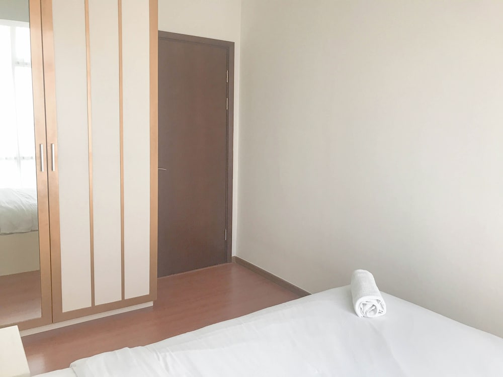 Pleasant And Calm 2Br At Grand Sungkono Lagoon Apartment