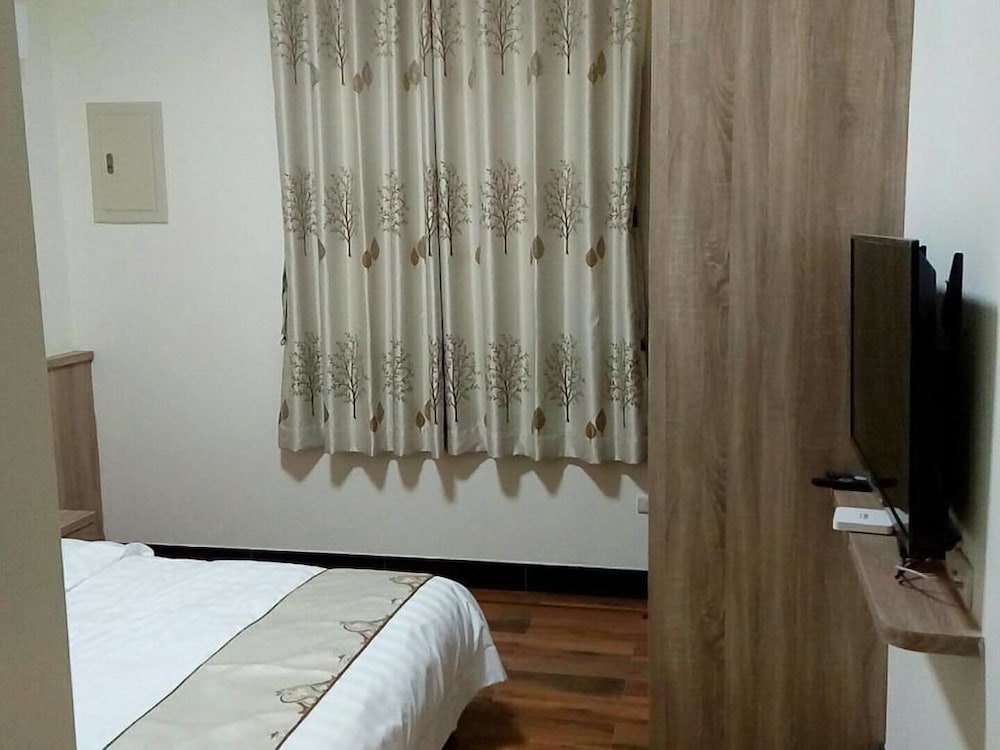 Bigger Guesthouse view 5