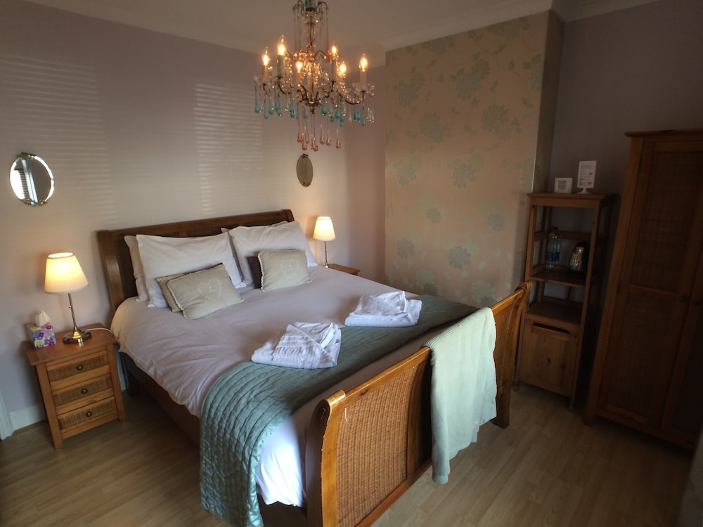 Tyrosa Rooms