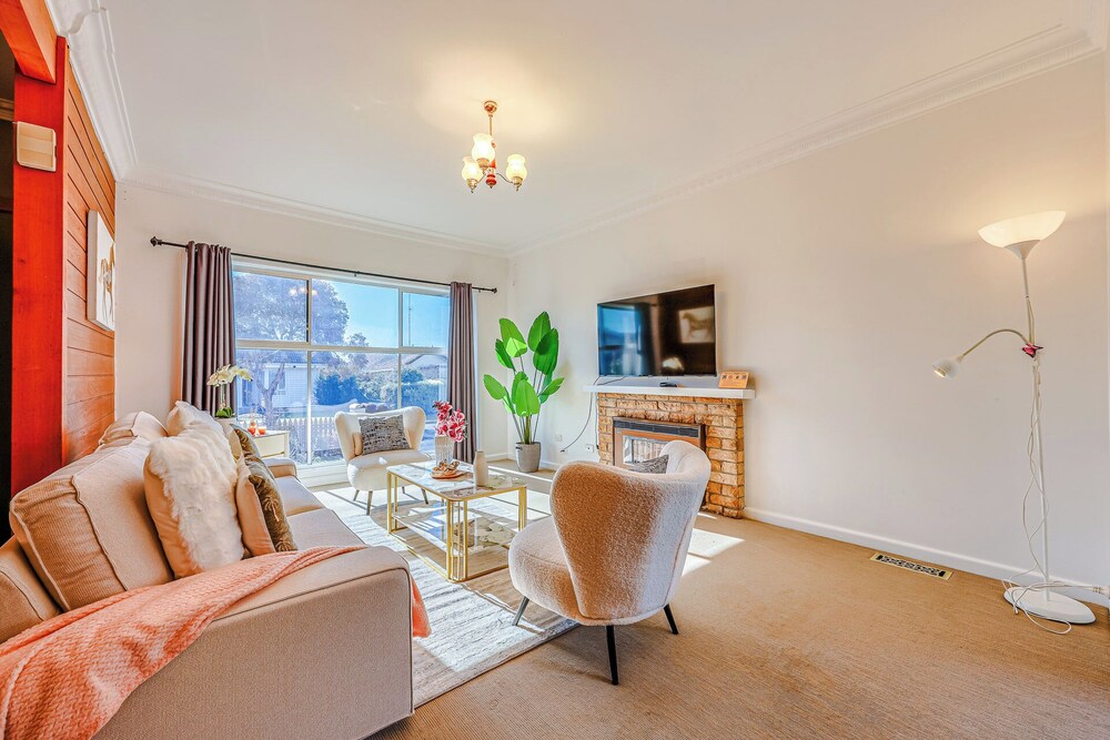 StayAU Private Two-Storey 6 Beds House Wendouree
