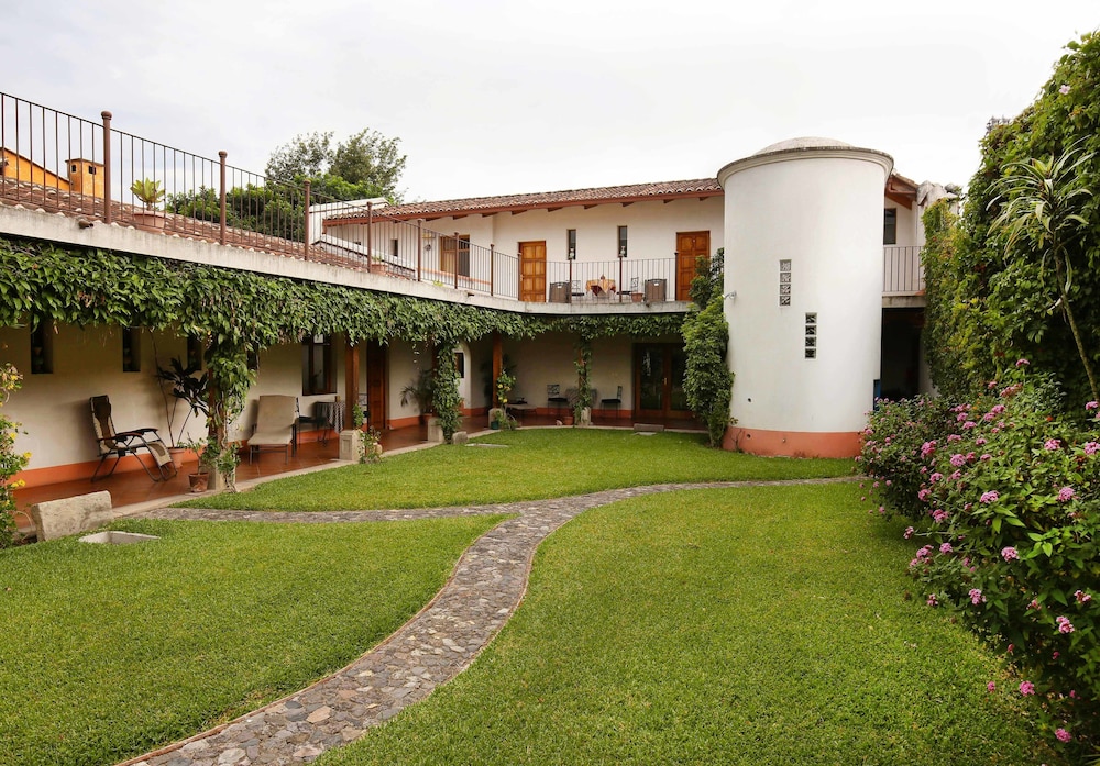 Hotel Chez Daniel - Image 1