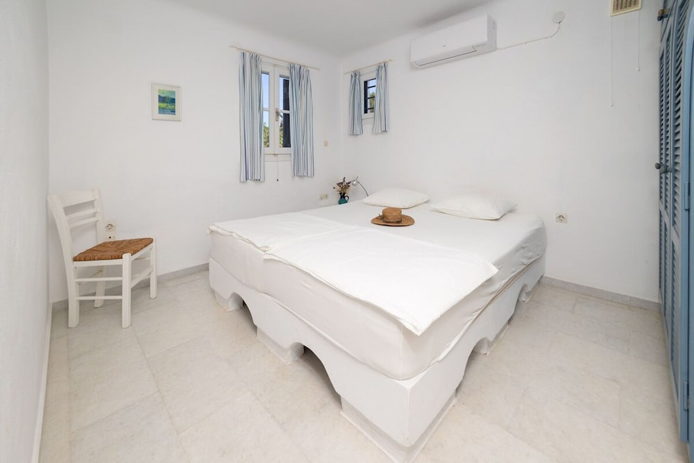 Angali HM Quiet 3 Bdrm Home on the Beach