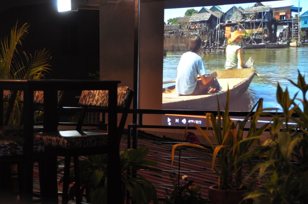 Feliz Hostel Cafe & Bar