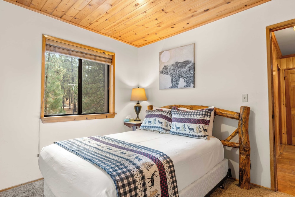 Lakeview Cabin w/ Game Room & Deck Near Ski Slopes & Trails Sleeps 20 Waterview by Avantstay