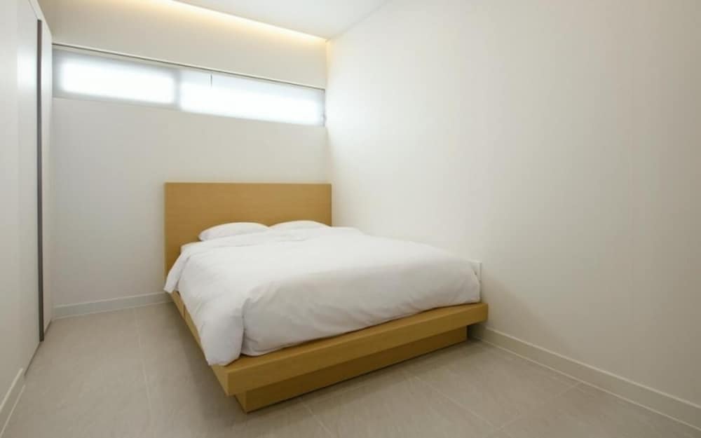 Pohang Red House Ocean Hills Pool Villa view 2