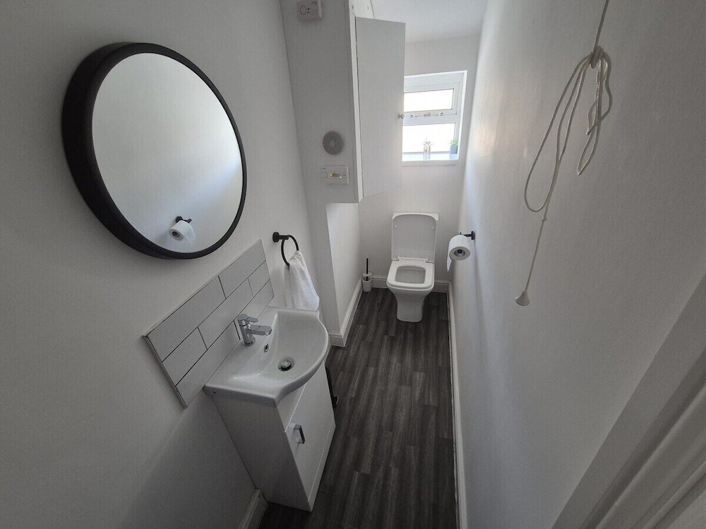 City Centre 6-bed Swansea Getaway