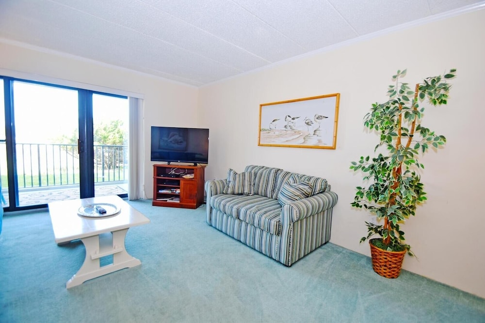 Ocean Trail 102 2 Br condo by RedAwning