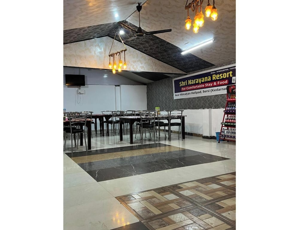 Shri Narayan Resort