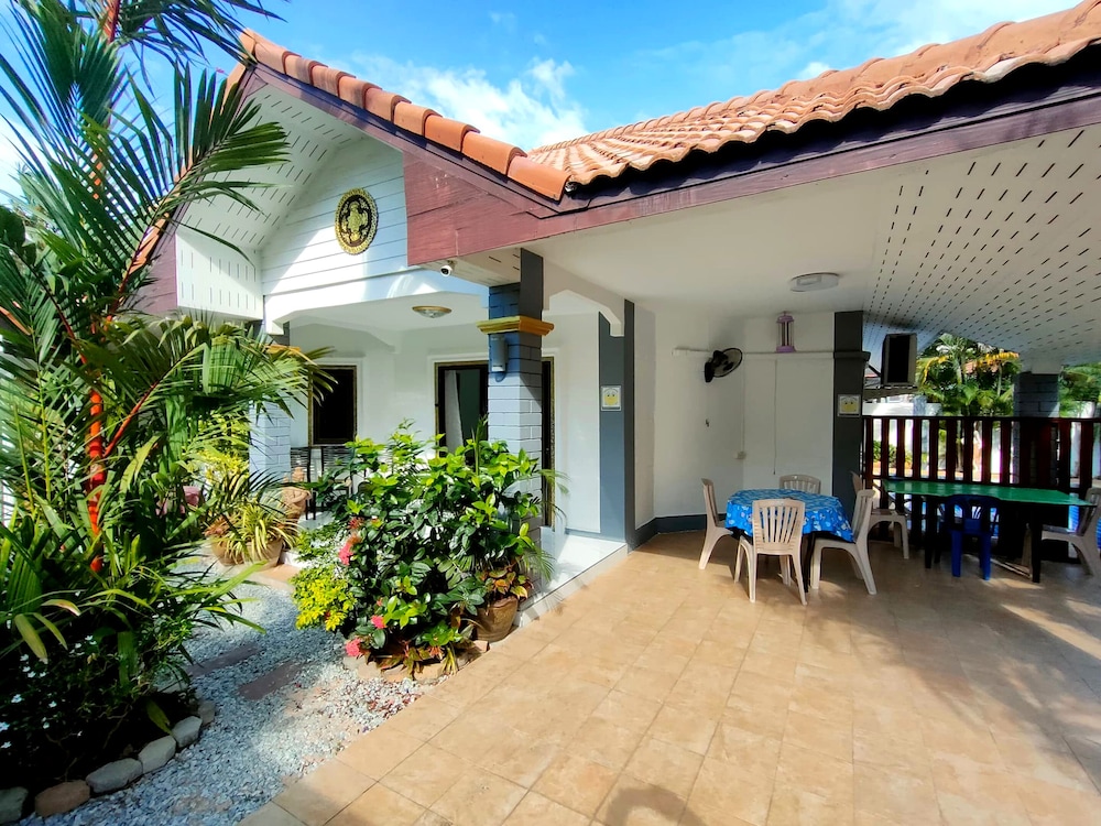 Corner Villa - Pattaya holiday House Walking Street