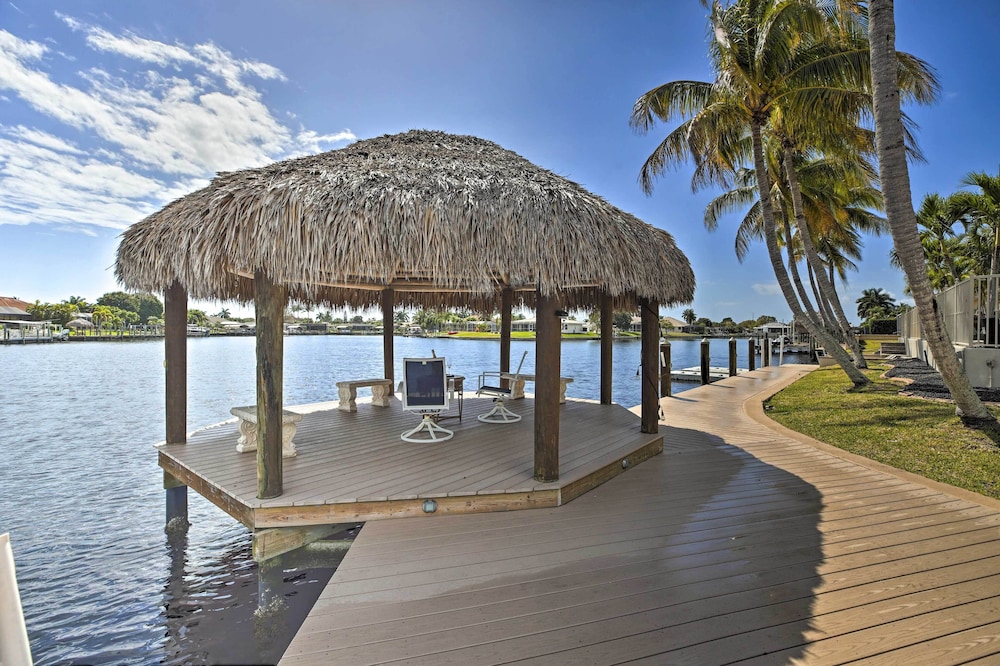 Luxe Cape Coral Escape w/ Boat Dock + Cabana!, photo 17