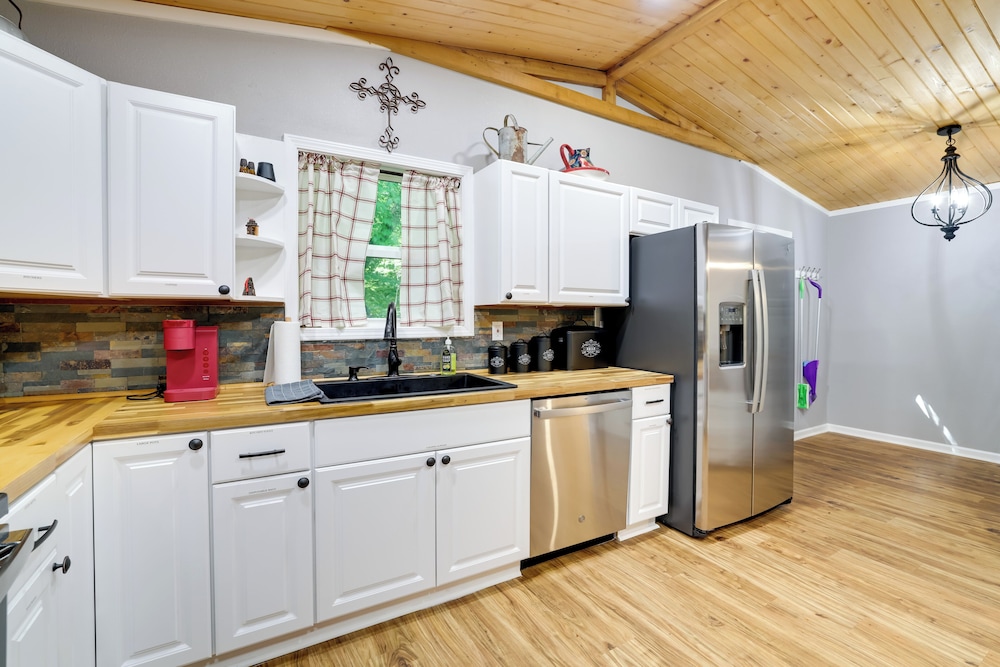 Creekside Nature Escape in Southwest Missouri