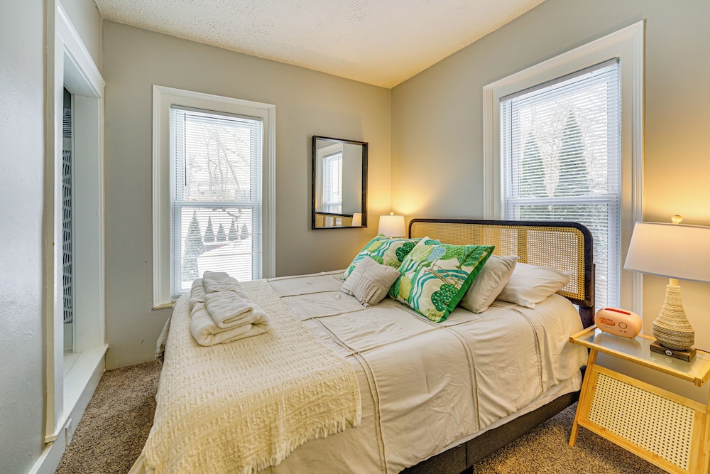 Kayak + Paddleboard: Canal-front White Lake Escape
