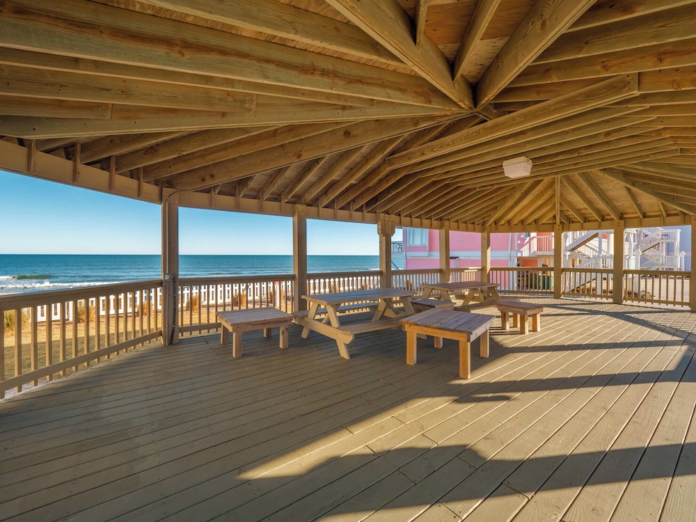 Ocean Dunes by Carolina Retreats