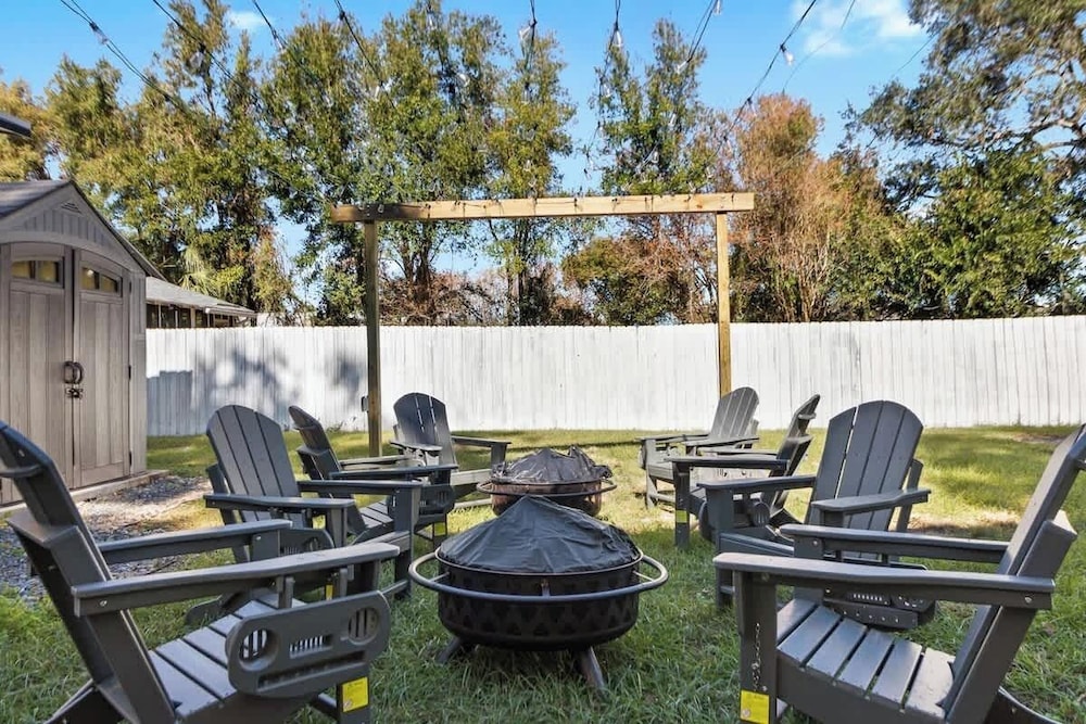 Charming 2-bedroom Home Lakeland