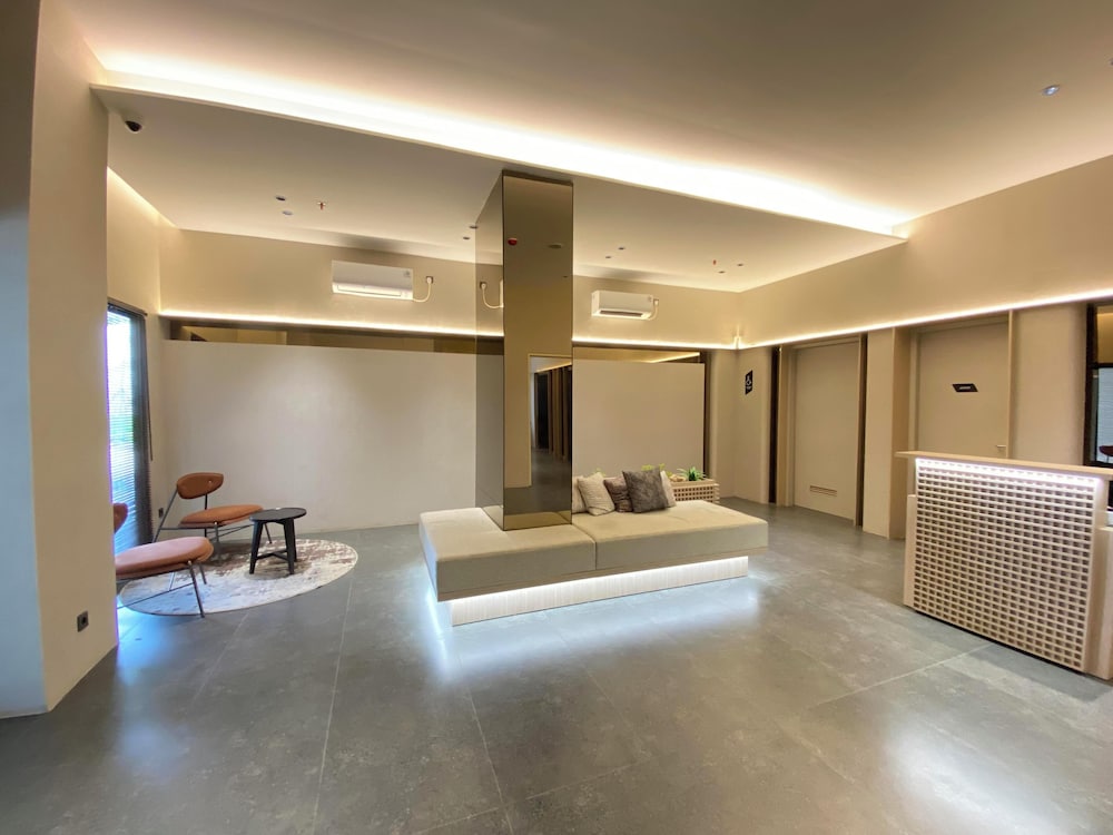 Studio Apartment At Meikarta Near Aeon Delta Mas