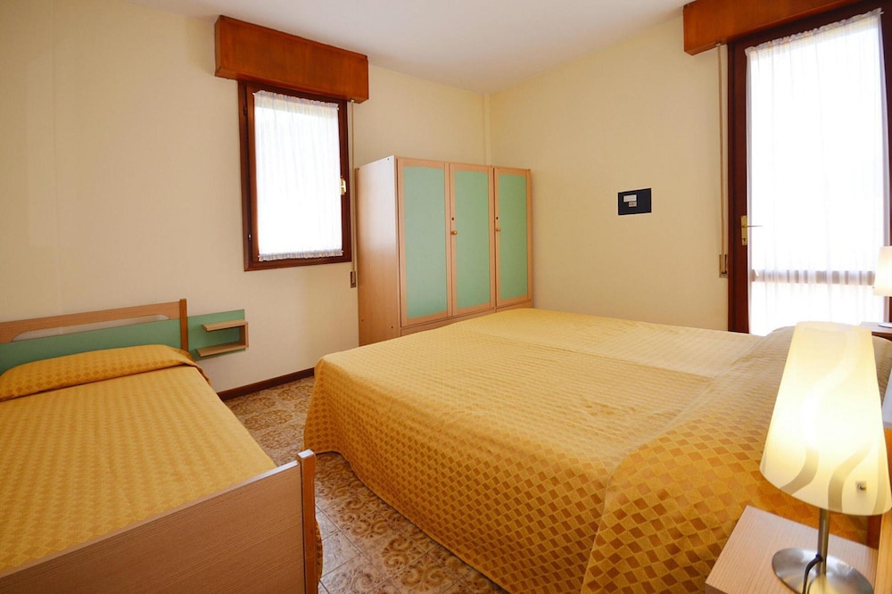 Apartment in Bibione Pineda Near Shopping view 3