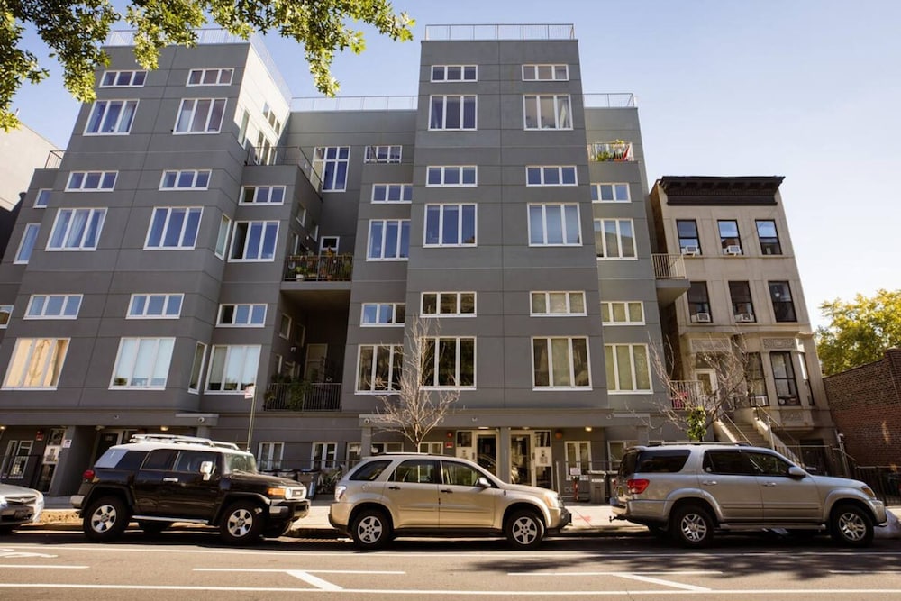 Dekalb by Rove Travel Duplex Loft w Terrace
