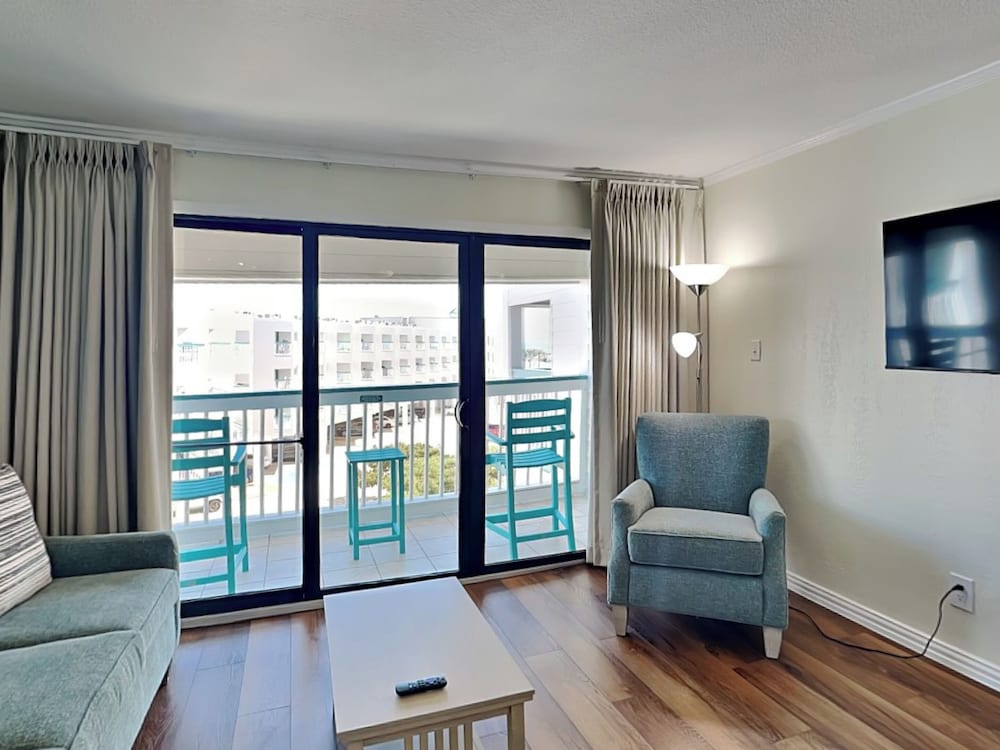 Casa Del Mar 350-front Facing